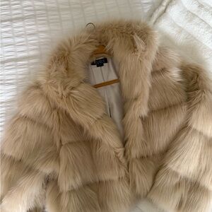 VENUS fur Jacket in Cream. NWT never worn.